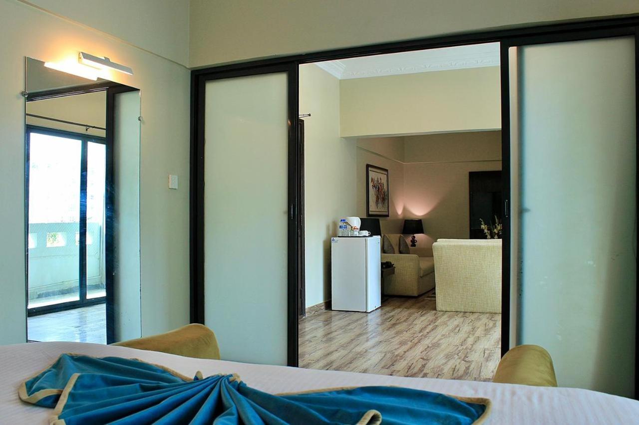 The Reserve Boutique Hotel Karachi Esterno foto