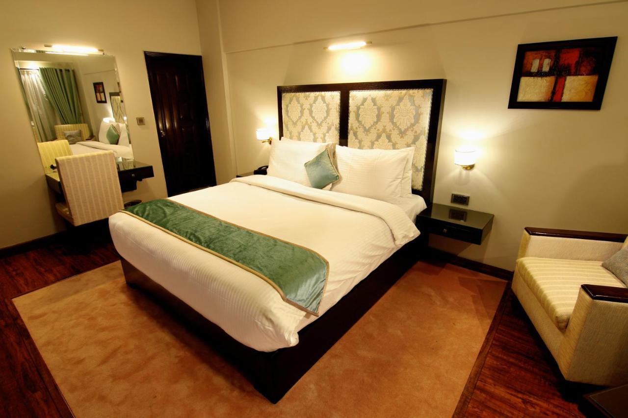 The Reserve Boutique Hotel Karachi Esterno foto